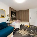 Διαμέρισμα Unit By Metro Rondo Onz Short Rent Idealne Na W Warszawie *