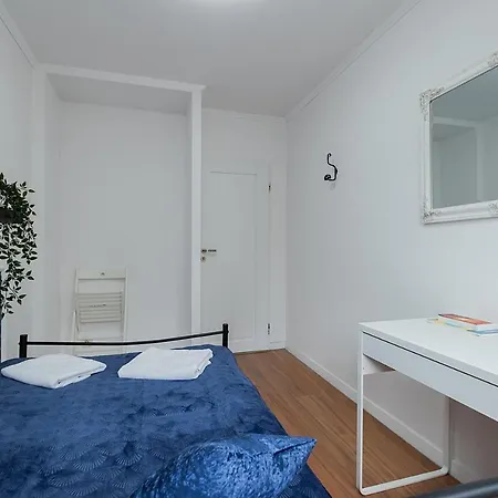 Unit By Metro Rondo Onz Short Rent Idealne Na W Warszawie Apartment *