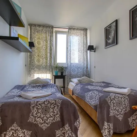 Apartment Unit By Metro Rondo Onz Short Rent Idealne Na W Warszawie