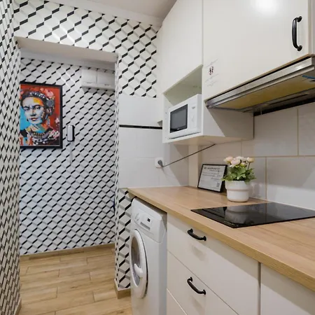 Unit By Metro Rondo Onz Short Rent Idealne Na W Warszawie Appartement