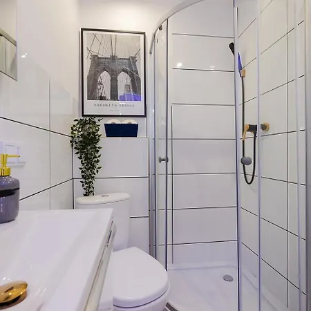 Unit By Metro Rondo Onz Short Rent Idealne Na W Warszawie 아파트 바르샤바