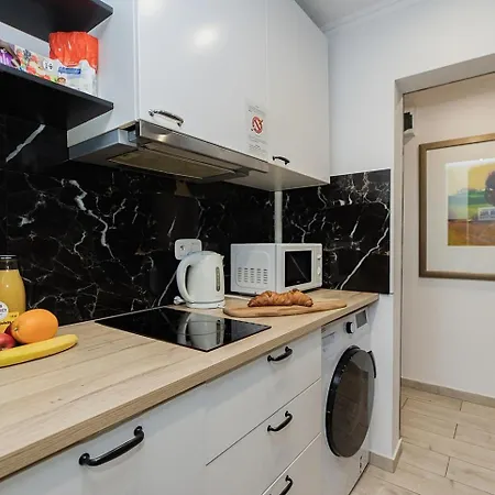 Unit By Metro Rondo Onz Short Rent Idealne Na W Warszawie Appartement