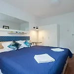 Unit By Metro Rondo Onz Short Rent Idealne Na W Warszawie Apartmán