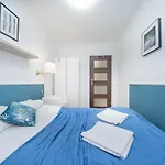 Unit By Metro Rondo Onz Short Rent Idealne Na W Warszawie アパート ワルシャワ