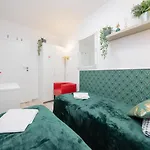 Unit By Metro Rondo Onz Short Rent Idealne Na W Warszawie