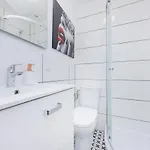Unit By Metro Rondo Onz Short Rent Idealne Na W Warszawie Varšava