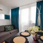 Unit By Metro Rondo Onz Short Rent Idealne Na W Warszawie * ワルシャワ