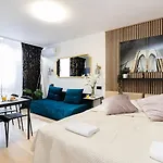 Unit By Metro Rondo Onz Short Rent Idealne Na W Warszawie