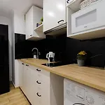 Unit By Metro Rondo Onz Short Rent Idealne Na W Warszawie ワルシャワ