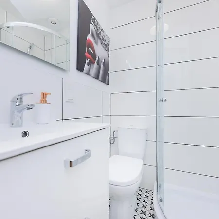 Unit By Metro Rondo Onz Short Rent Idealne Na W Warszawie Warschau