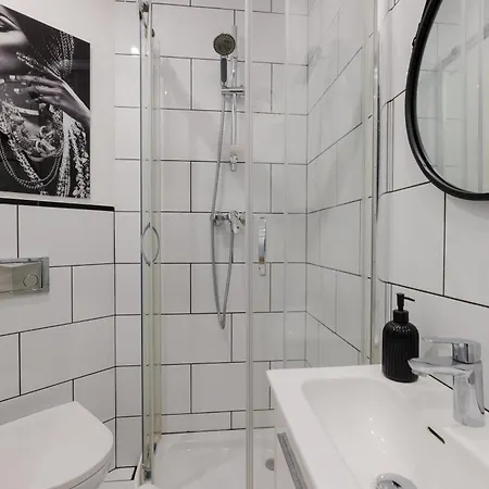 아파트 Unit By Metro Rondo Onz Short Rent Idealne Na W Warszawie 바르샤바